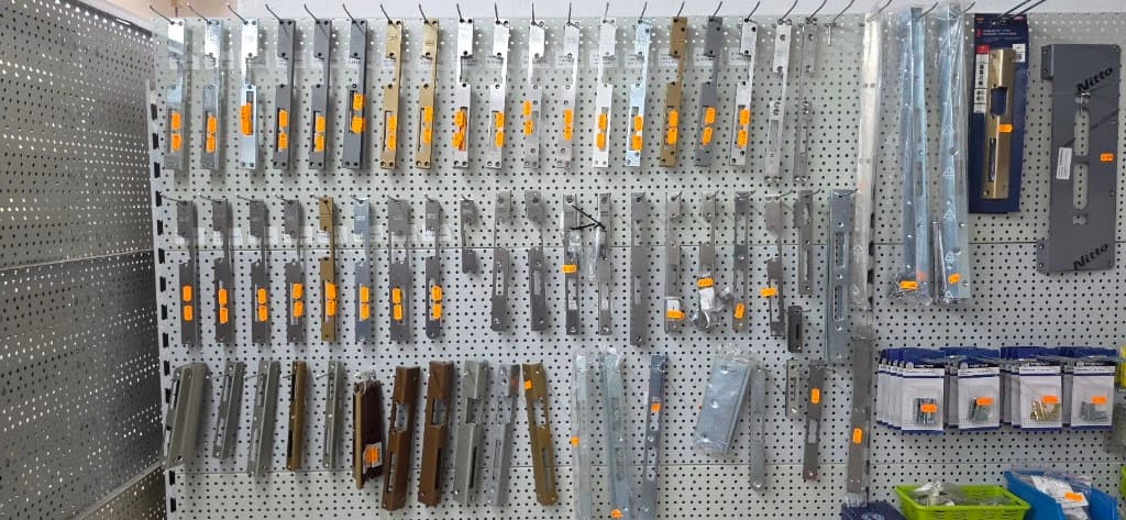DENO Schlüsseldienst Sicherheitstechnik Eisenwarenhändler
