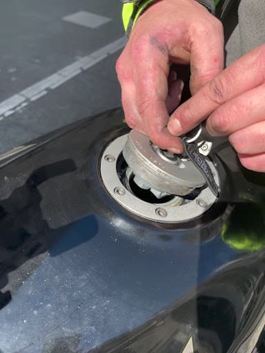 Schlüsseldienst Sicherheitstechnik Fensterbau Haustüren Schuhmacherei Köln Nippes Schuhreparatur — Kundenfoto