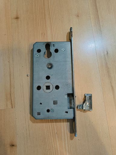 Helfende Hand Schlüsseldienst Daniel Jasinski VdS-zertifizierte Fachkraft für Öffnungstechnik — Kundenfoto
