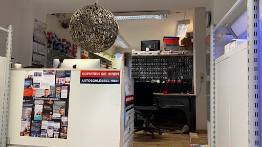 Schlüsselmanufaktur Nordhessen, Autoschlüssel nachmachen programmieren, reparieren. — Kundenfoto
